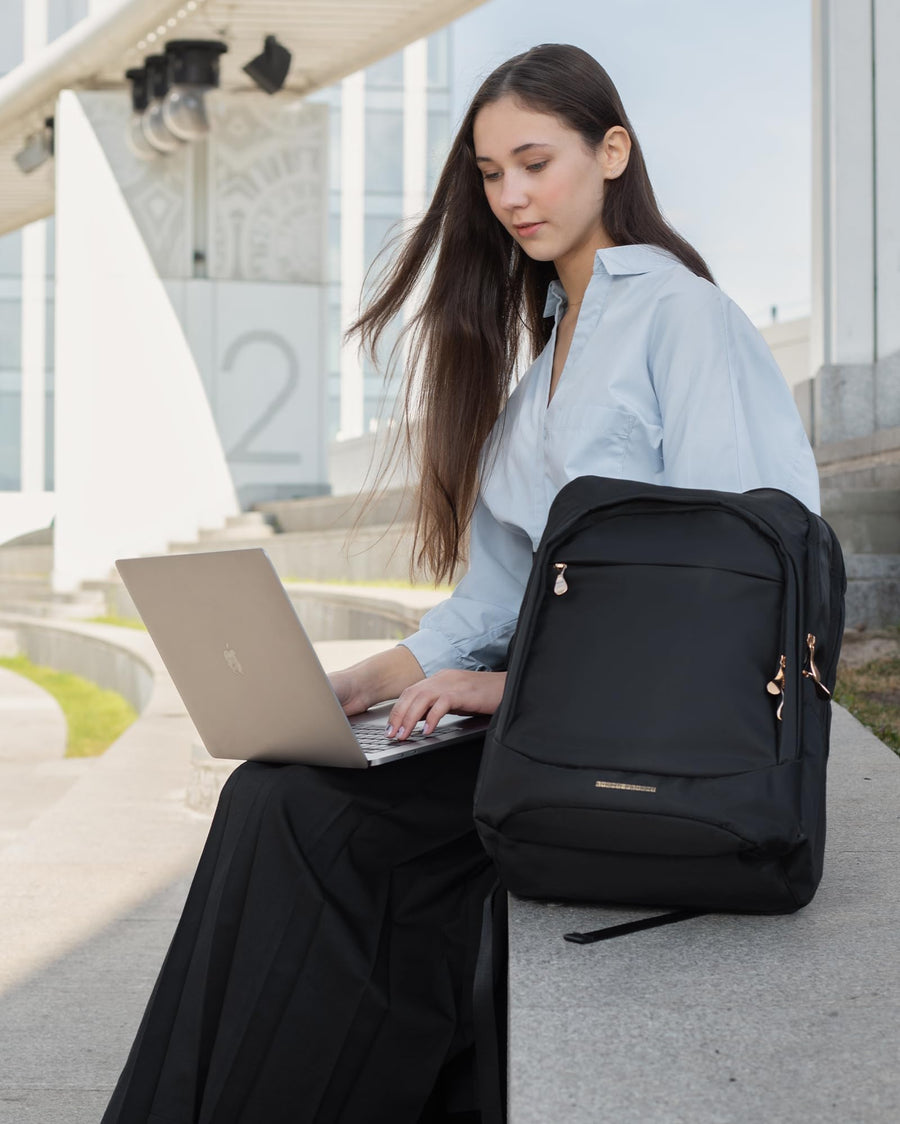 LIGHT FLIGHT Travel Laptop Backpack Women, 15.6 Inch Laptop Backpack with USB Charging Hole, Water Resistant College Bookbag, Black Computer Backpacks for Work, Champagne