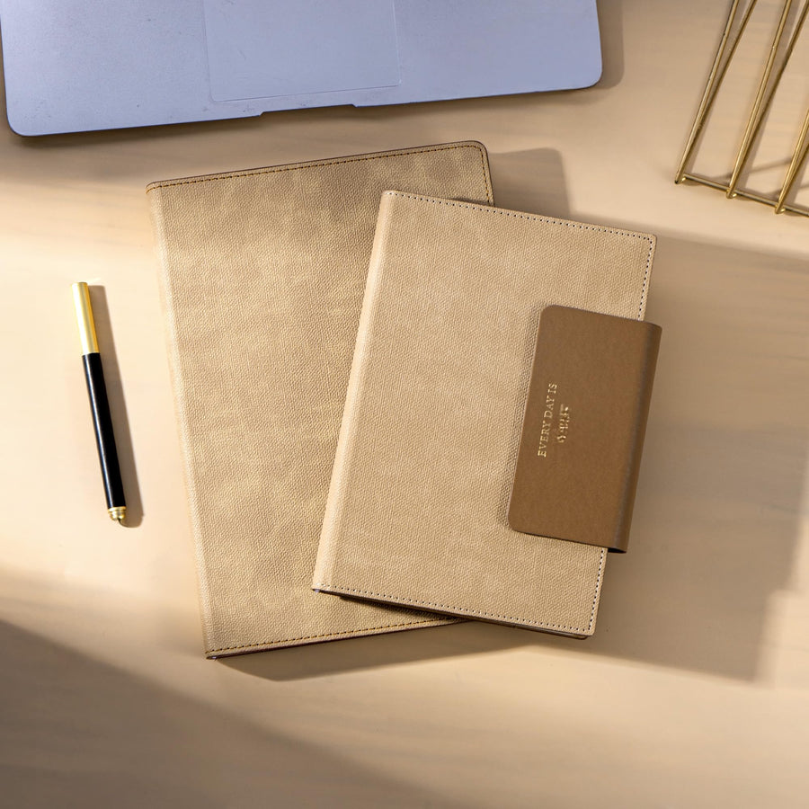 Lined Leather Journal for Men 320 Pages B5 Large Journaling Notebooks with 100 GSM Thick Paper Journals for Writing Notebook for Men & Women with Buckle Closure Work Travel Note Taking Diary, 7.28